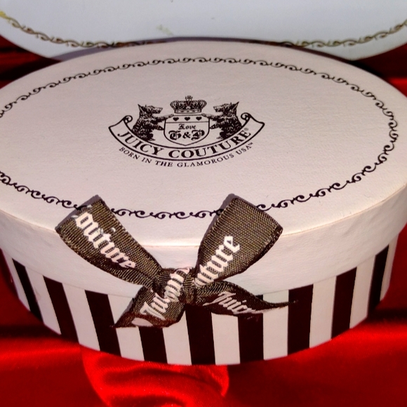 Juicy Couture Opalescent Sweet Box Heart 💝 Earrings Never Removed From 🎁 NWT - Picture 8 of 10